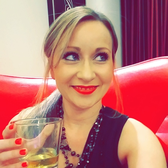 Meet the Posher Other - Meet your Posh Ambassador, Kristen 💚💙